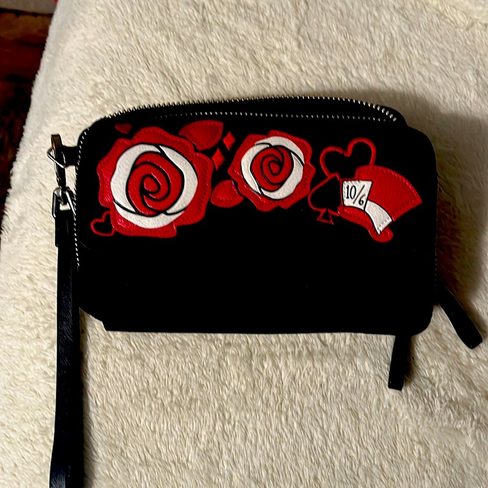 Vera Bradley Alice In Wonderland Convertible Purse - New Women |